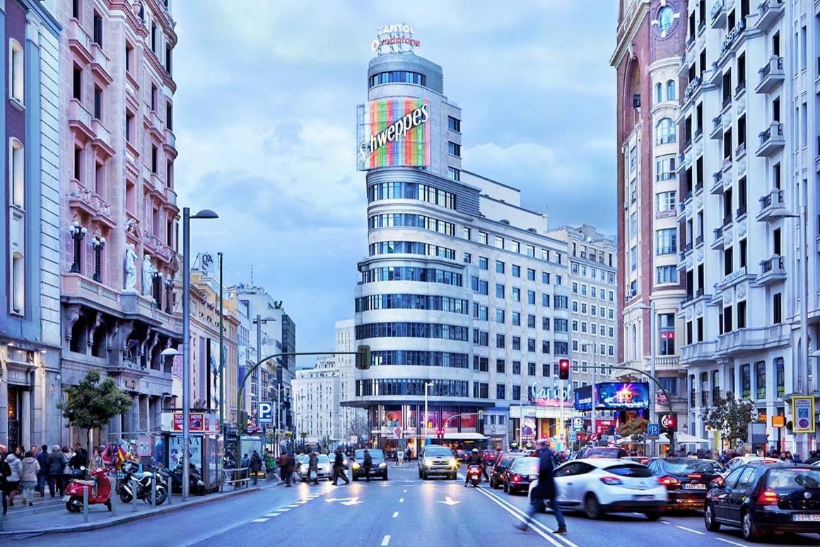 Punta Me Suites Next To Gran Via Madrid Bagian luar foto