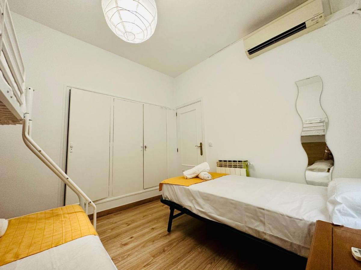 Punta Me Suites Next To Gran Via Madrid Bagian luar foto