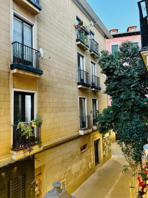 Punta Me Suites Next To Gran Via Madrid Bagian luar foto